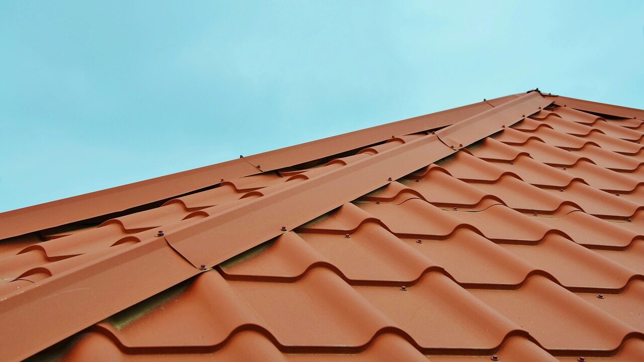 roof, house, building, house roof, architecture, construction, sky, roofing, repair, exterior, nature, rooftop, structure, brown house, brown construction
